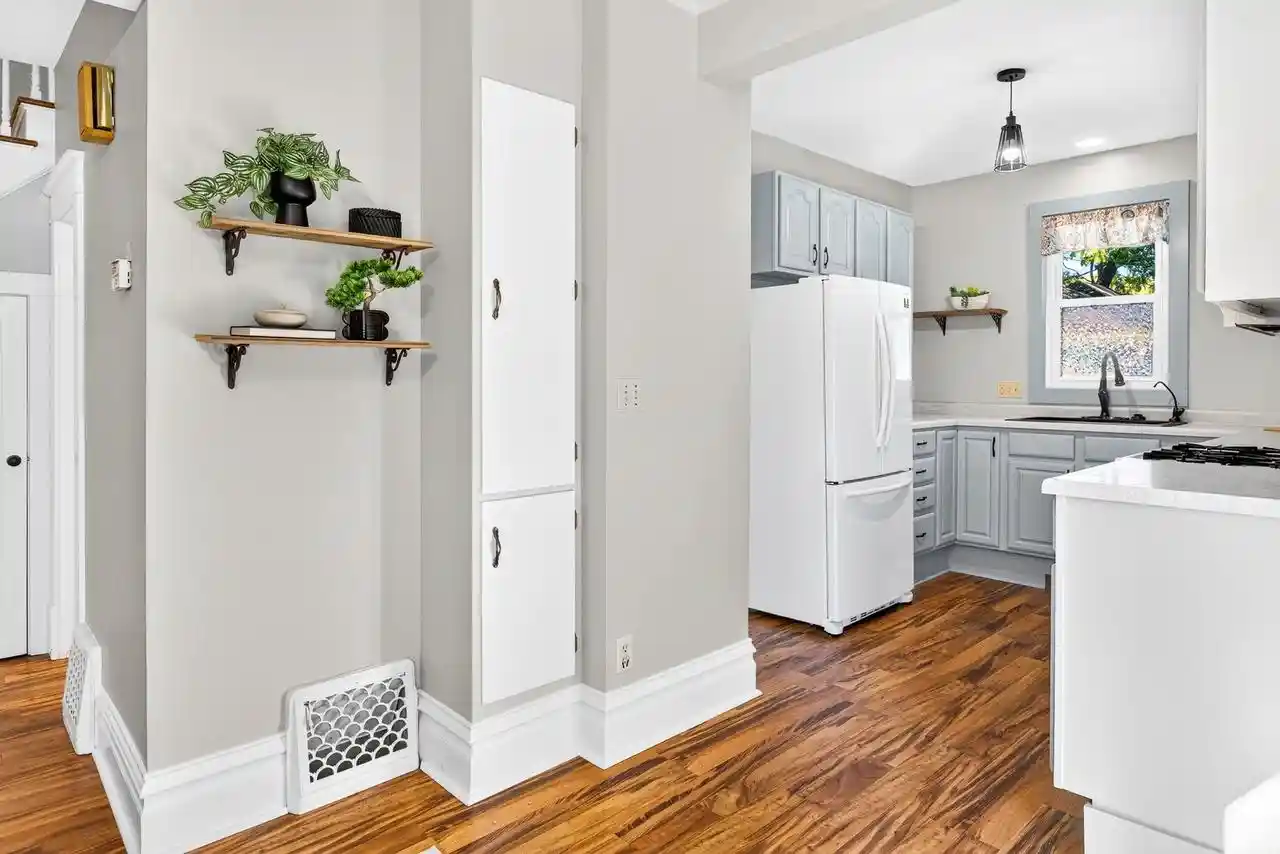 Photo 4 of Single family home for sale at 210 W 16th Avenue, Oshkosh, WI 54902 | MLS# 50334035 | Listing updated on 2026-10-08