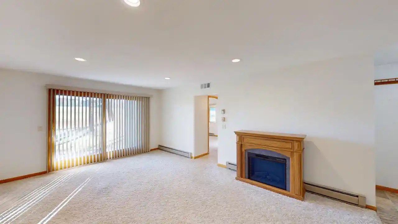 Listing Photo 4 - Condo for sale in building located at 1609 Sawyer Dr, Marshfield, WI 54449 - Unit #Unit 106
