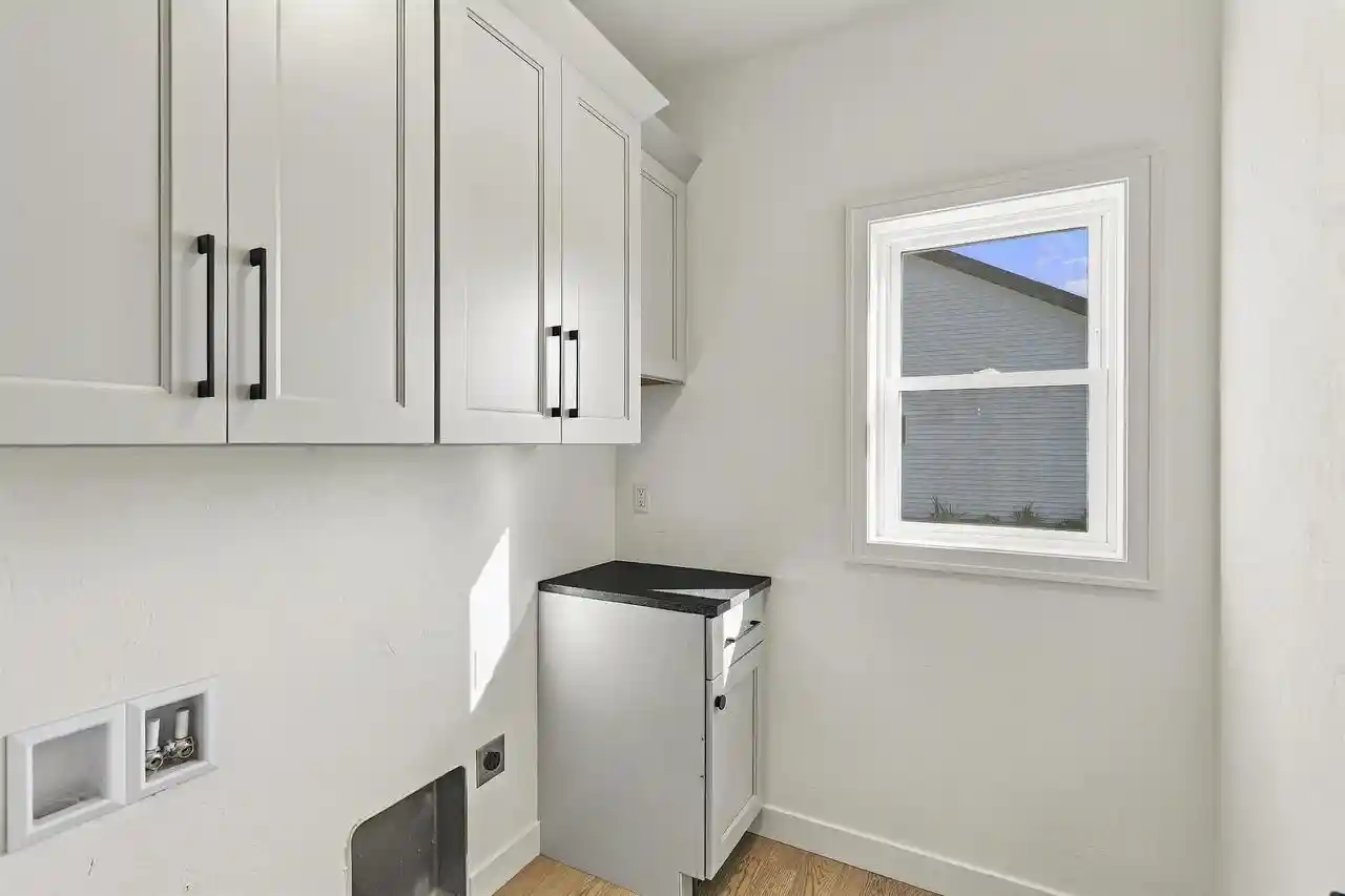 Photo 3 of Single family home for sale at 407 Jerelyn Ct, Combined Locks, WI 54113 | MLS# 50334034 | Listing updated on 2026-10-08