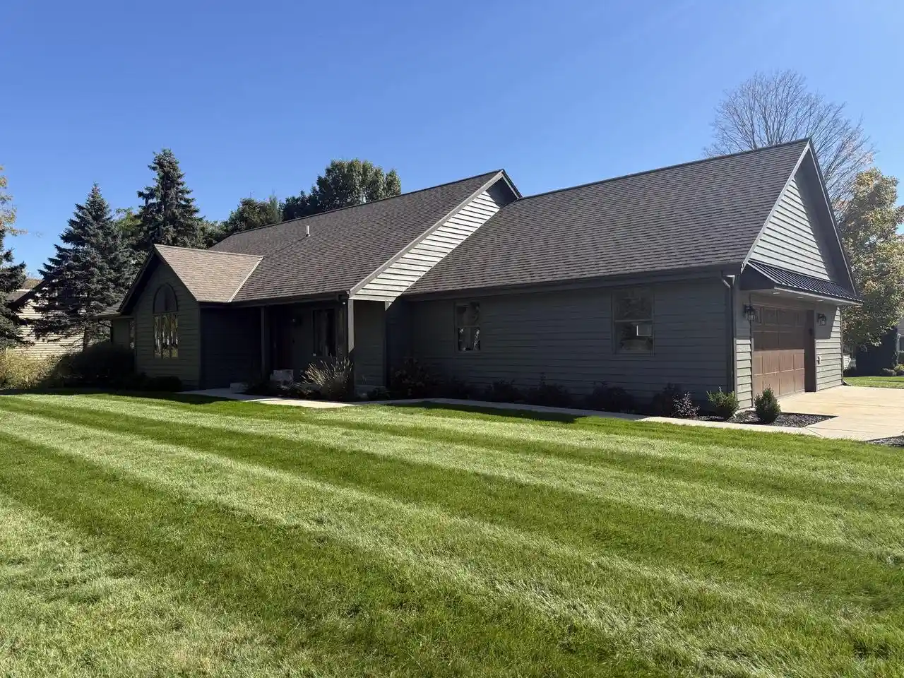 Single family home for sale at W256s4530 Shadow Ridge Dr, Waukesha, WI 53189 | MLS# 1984007