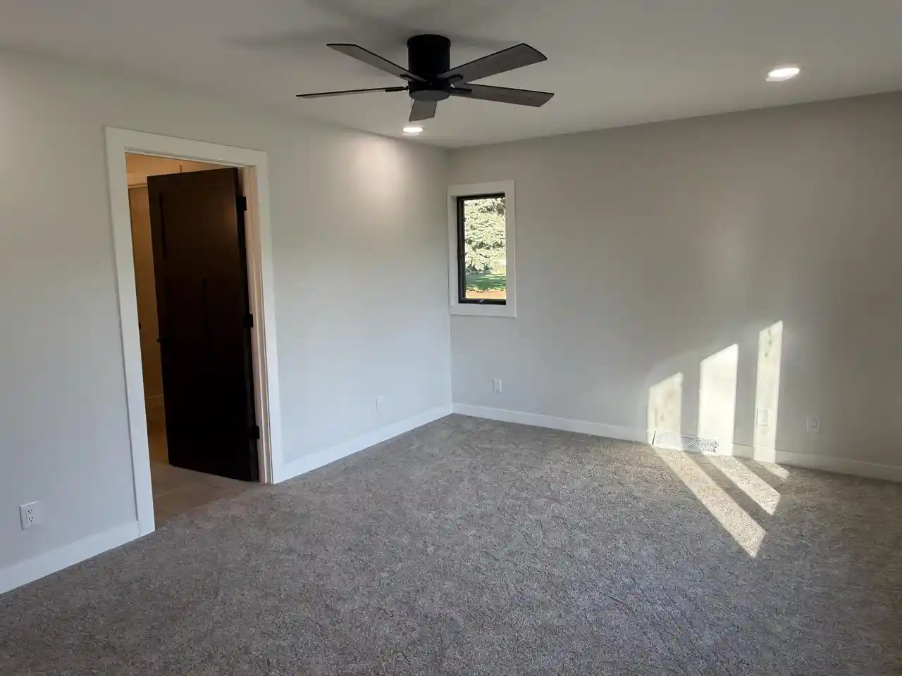 Photo 3 of Single family home for sale at W256s4530 Shadow Ridge Dr, Waukesha, WI 53189 | MLS# 1984007 | Listing updated on 2026-10-28