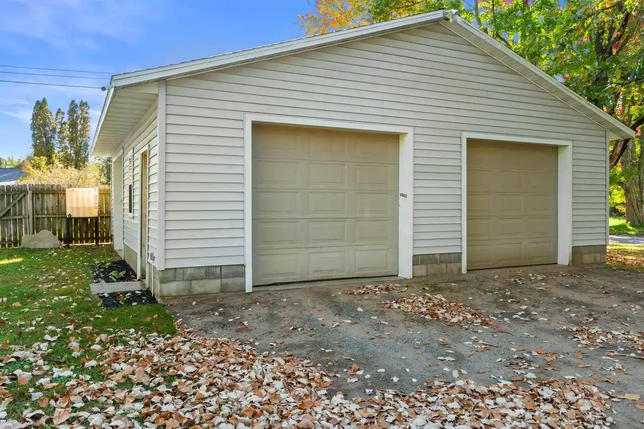 Photo 3 of Single family home for sale at 1421 18th Avenue S, Wisconsin Rapids, WI 54495 | MLS# 22605044 | Listing updated on 2026-10-08
