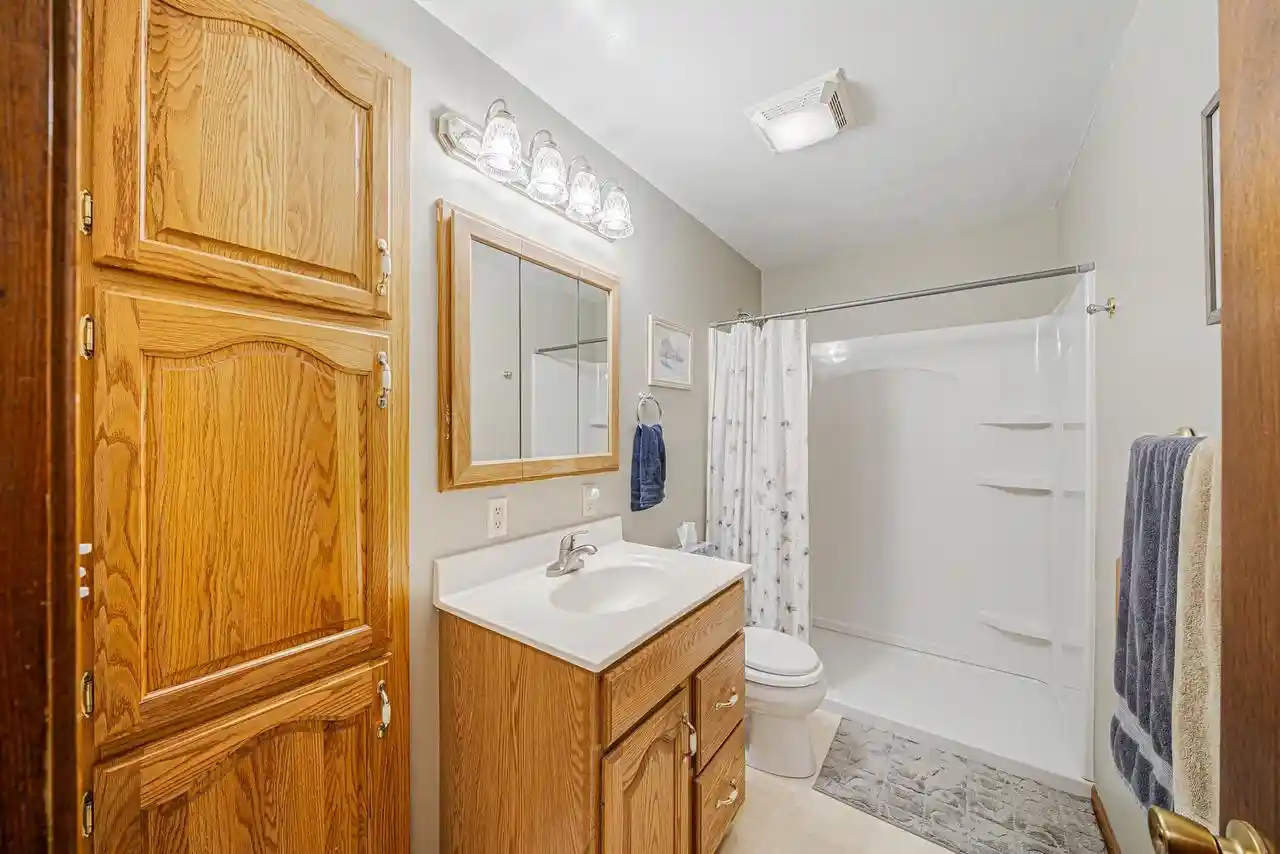 Photo 3 of Single family home for sale at 1335 Clairville Rd, Oshkosh, WI 54904 | MLS# 50334039 | Listing updated on 2026-10-08