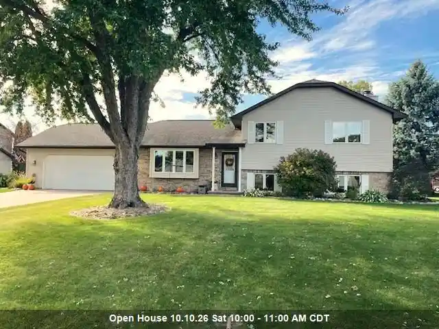 Single family home for sale at 1267 Snowdon Dr, Oshkosh, WI 54904 | MLS# 50334040