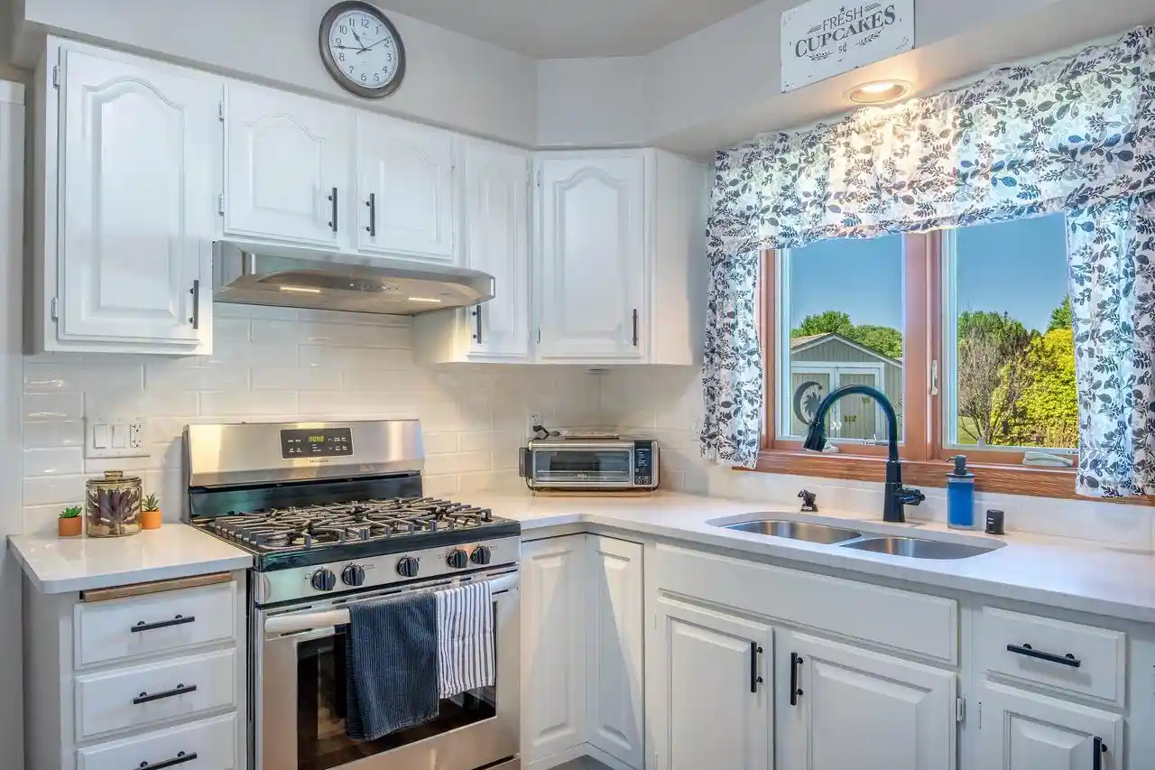 Photo 3 of Single family home for sale at 1267 Snowdon Dr, Oshkosh, WI 54904 | MLS# 50334040 | Listing updated on 2026-10-08