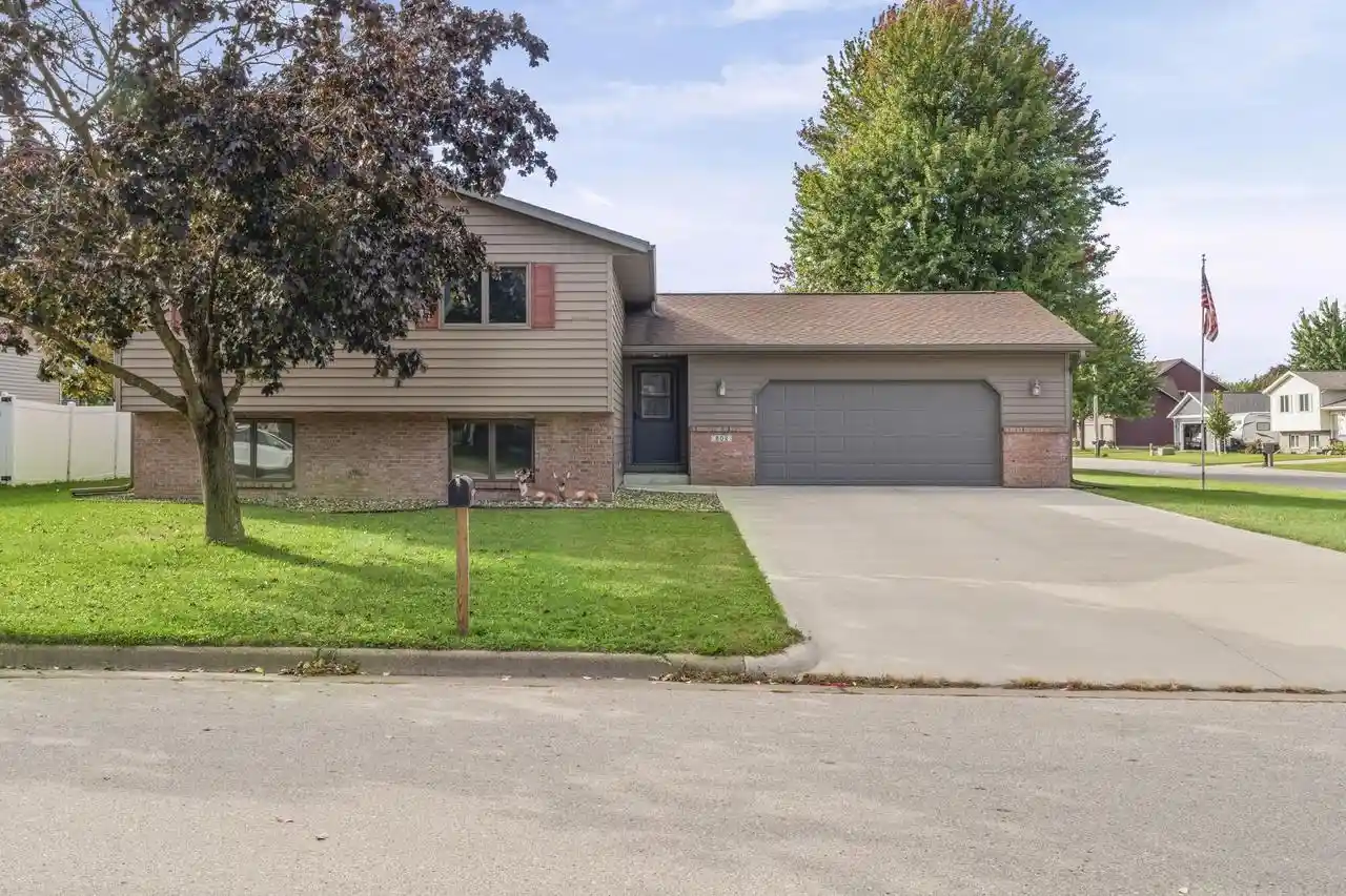Single family home for sale at 802 Laurel Pl E, Holmen, WI 54636 | MLS# 1984012