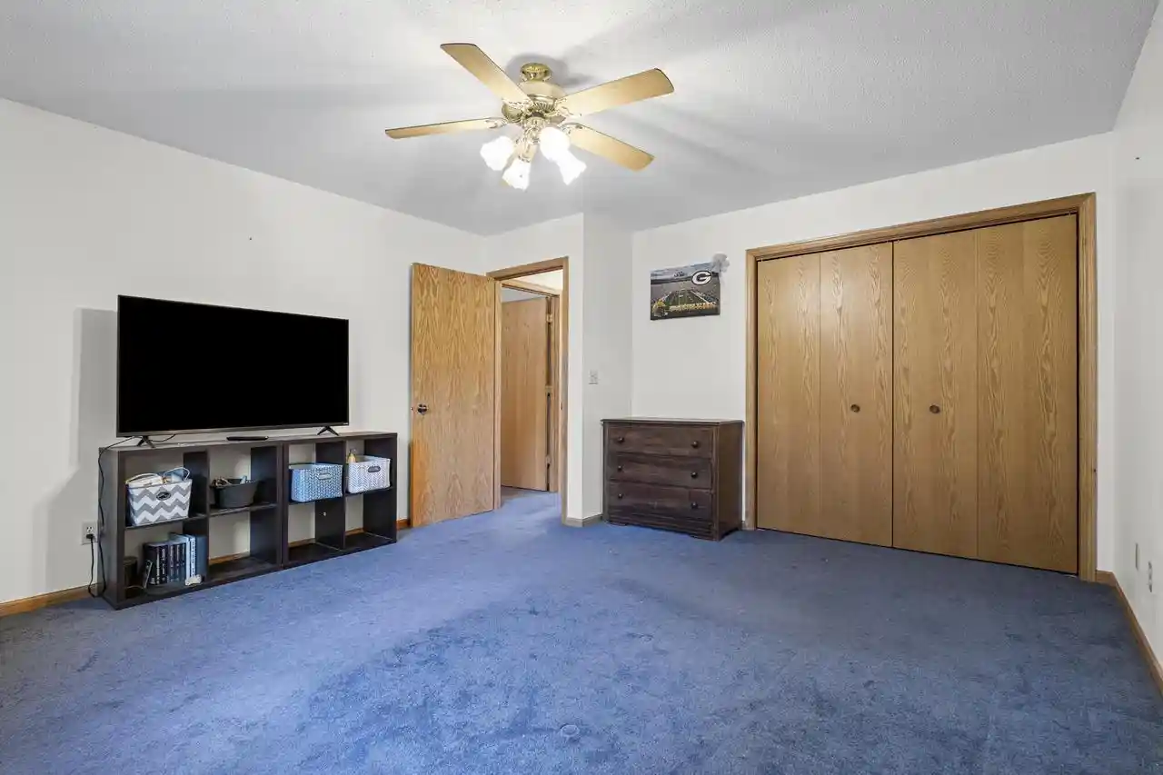 Photo 2 of Single family home for sale at 802 Laurel Pl E, Holmen, WI 54636 | MLS# 1984012 | Listing updated on 2026-10-08