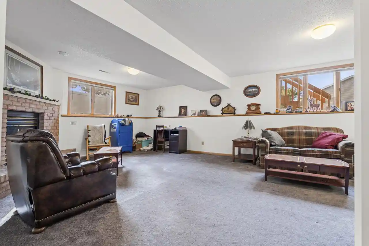 Photo 4 of Single family home for sale at 802 Laurel Pl E, Holmen, WI 54636 | MLS# 1984012 | Listing updated on 2026-10-08