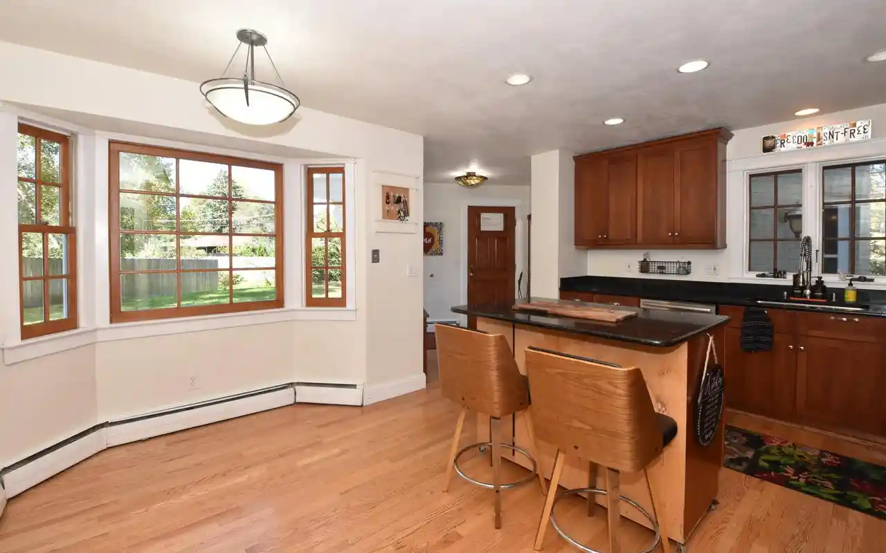 Photo 3 of Single family home for sale at 3701 N Bay Dr, Racine, WI 53402 | MLS# 1984025 | Listing updated on 2026-10-08
