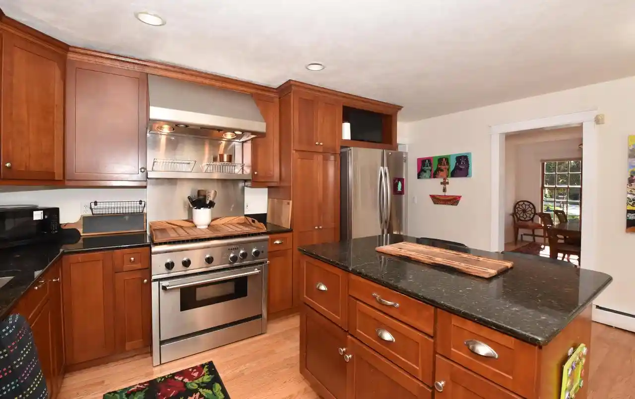 Photo 3 of Single family home for sale at 3701 N Bay Dr, Racine, WI 53402 | MLS# 1984025 | Listing updated on 2026-10-08