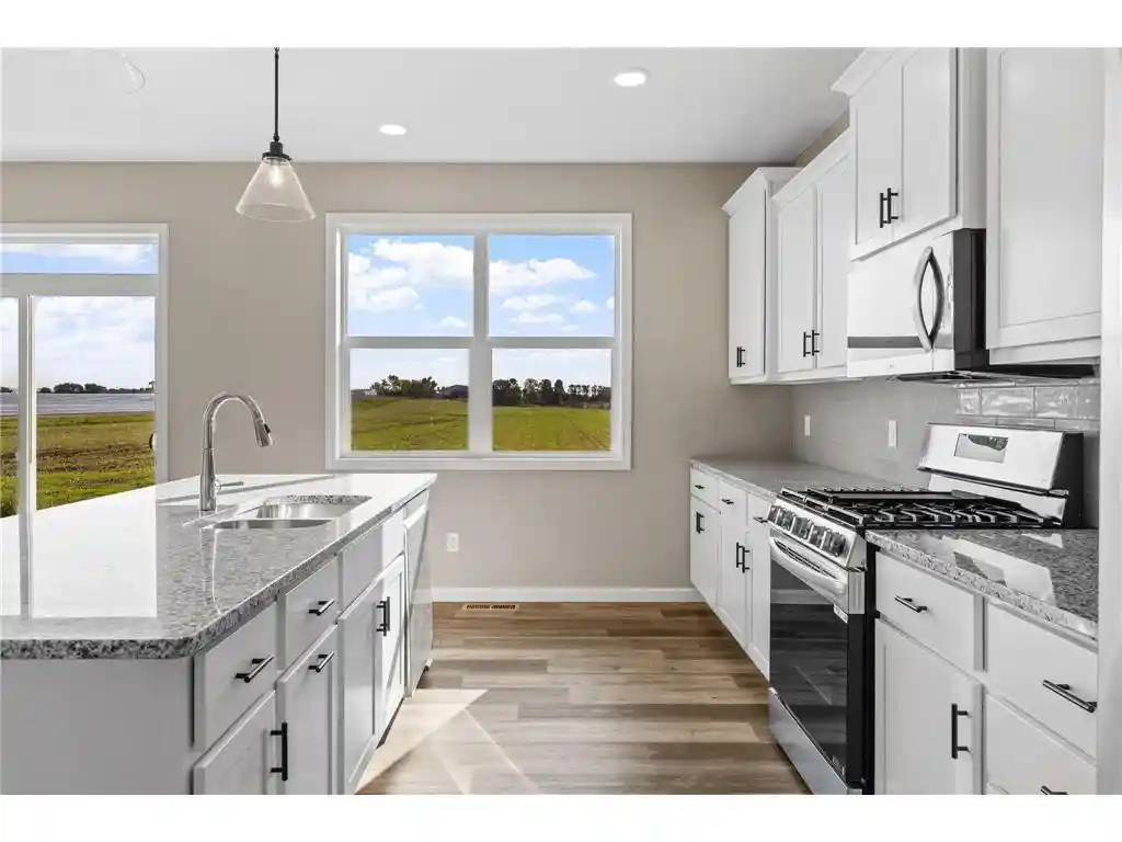 Photo 4 of Single family home for sale at 880 Stone Ridge Rd, Somerset, WI 54025 | MLS# 7157670 | Listing updated on 2026-10-09
