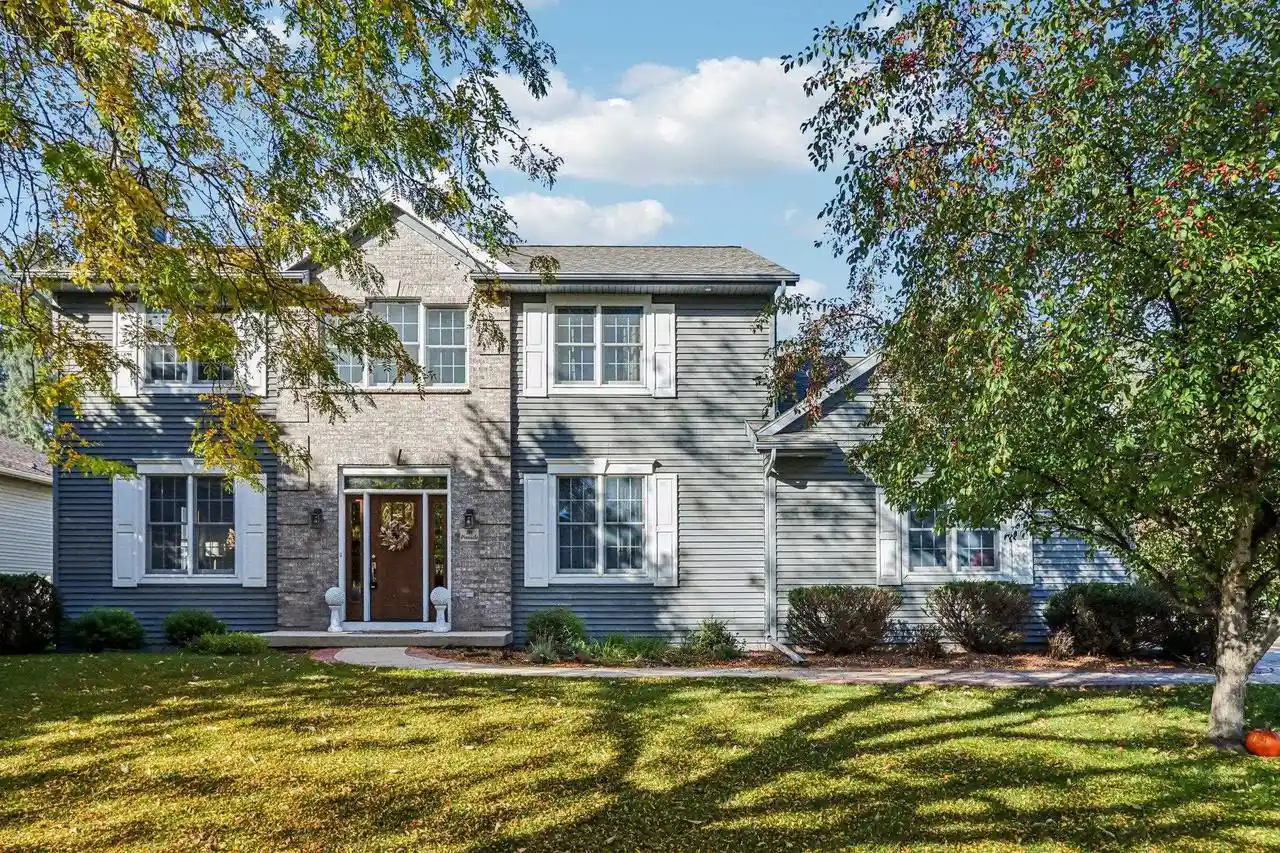 Photo 1 of Single family home for sale at 301 Pinnacle Dr, Lake Mills, WI 53551 | MLS# 2034324 | Listing updated on 2026-10-21