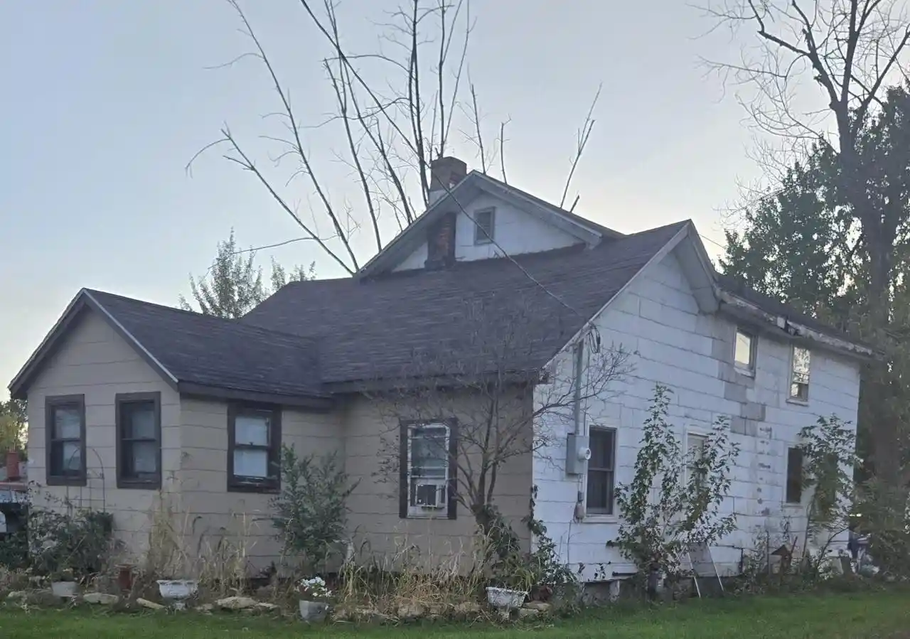 Photo 2 of Single family home for sale at 1713 Bainbridge St, La Crosse, WI 54603 | MLS# 1984031 | Listing updated on 2026-10-22