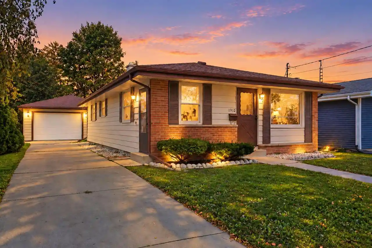 Photo 1 of Single family home for sale at 1912 35th Place, Kenosha, WI 53140 | MLS# 1984046 | Listing updated on 2026-10-09