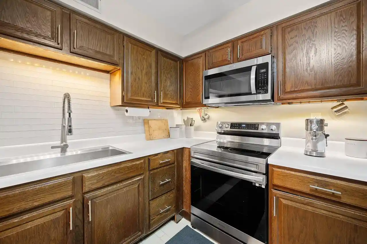 Photo 3 of Condo for sale at 1818 E Shorewood Blvd #211, Milwaukee, WI 53211 | MLS# 1984050 | Listing updated on 2026-10-09