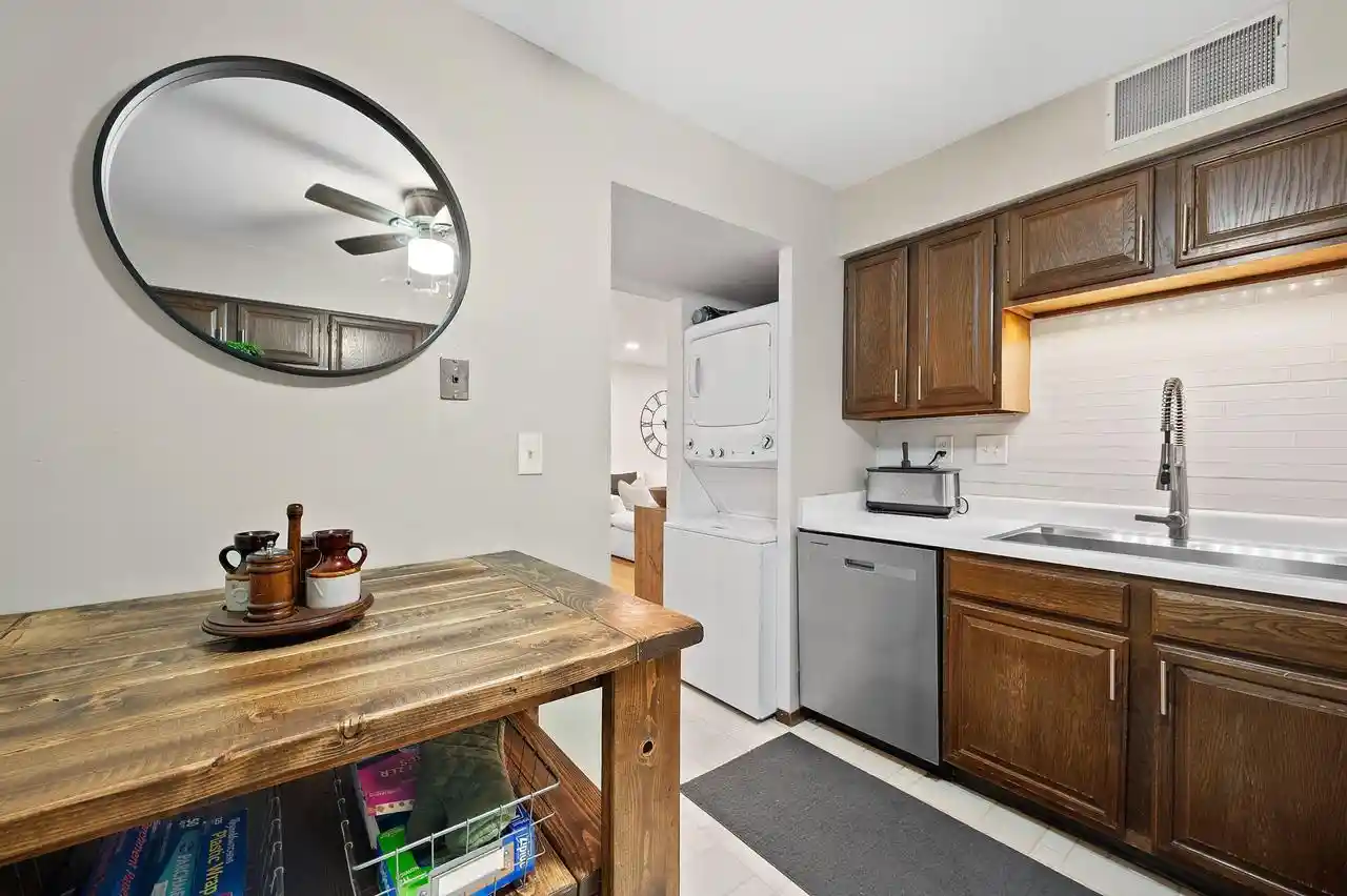 Photo 4 of Condo for sale at 1818 E Shorewood Blvd #211, Milwaukee, WI 53211 | MLS# 1984050 | Listing updated on 2026-10-09
