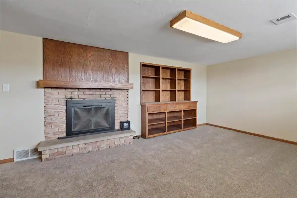 Photo 4 of Single family home for sale at W5906 Valley Pkwy, La Crosse, WI 54601 | MLS# 1984051 | Listing updated on 2026-10-09