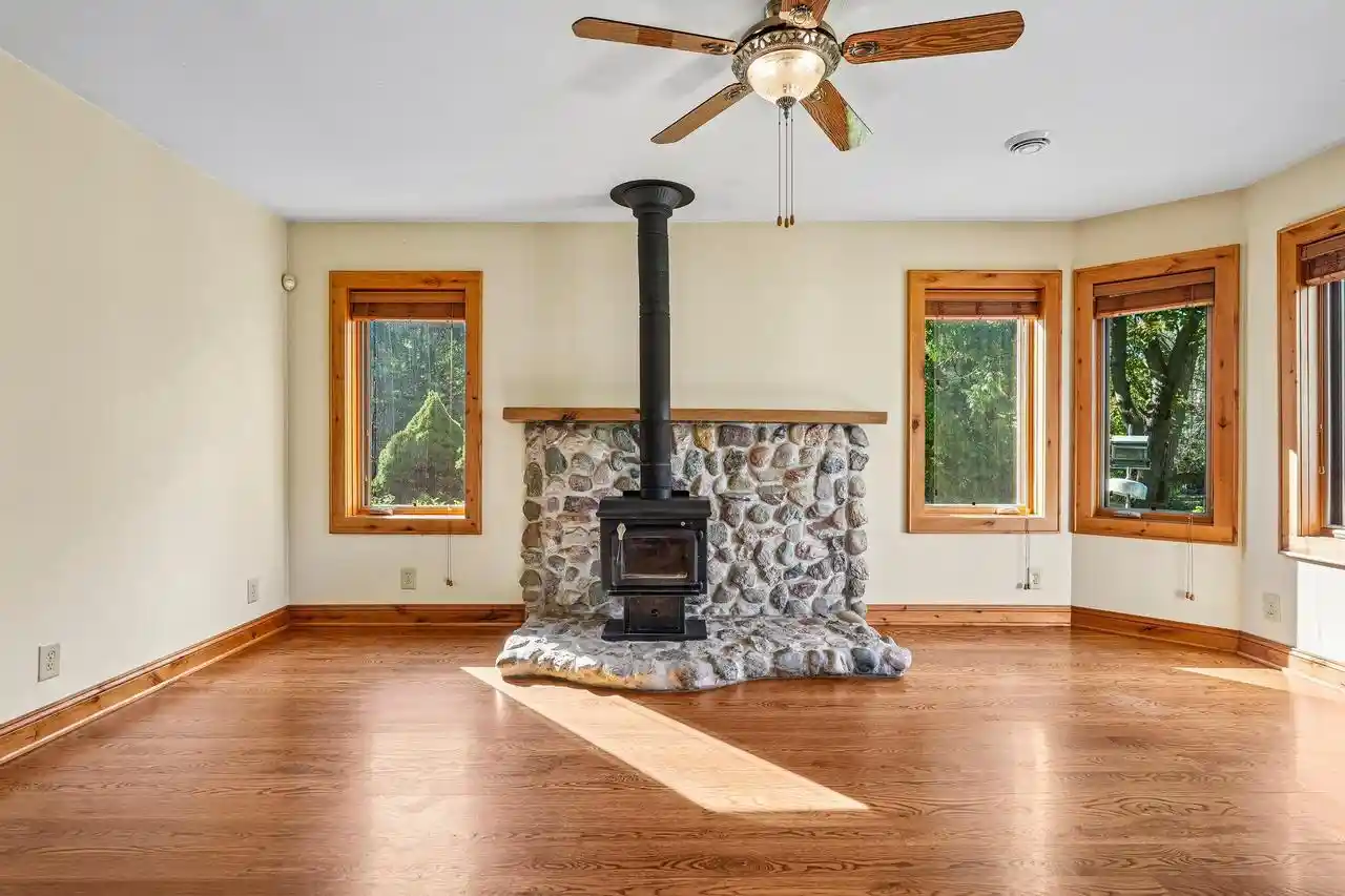 Photo 4 of Single family home for sale at 1654 W County Rd F, Sullivan, WI 53178 | MLS# 1984054 | Listing updated on 2026-10-09