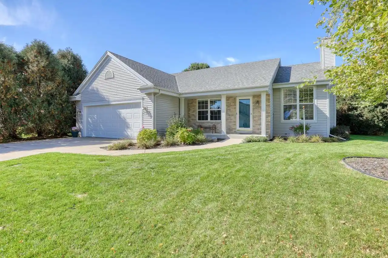 Photo 1 of Single family home for sale at 419 Majeskie Dr, Pewaukee, WI 53072 | MLS# 1984059 | Listing updated on 2026-10-10