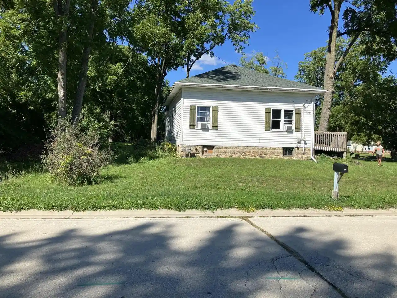 Photo 4 of Single family home for sale at 10400 W Parnell Ave, Hales Corners, WI 53130 | MLS# 1984063 | Listing updated on 2026-10-09