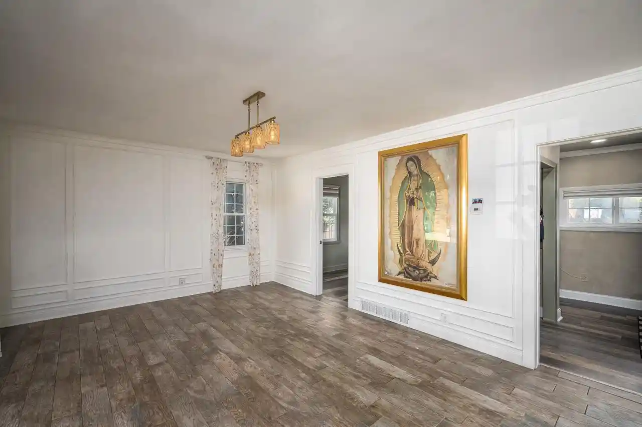 Photo 1 of Single family home for sale at 945 W Waterford Ave, Milwaukee, WI 53221 | MLS# 1984081 | Listing updated on 2026-10-09