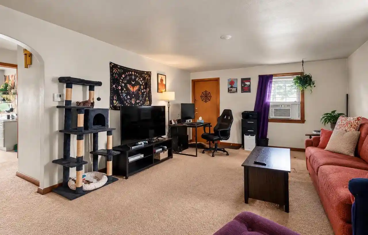Photo 3 of Multi family home for sale at 1121 Fairmont Ln #1121A, Manitowoc, WI 54220 | MLS# 1984085 | Listing updated on 2026-10-09