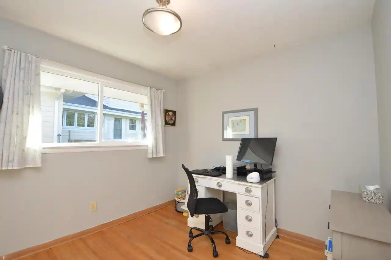 Photo 1 of Single family home for sale at 404 Willow Ln, South Milwaukee, WI 53172 | MLS# 1984088 | Listing updated on 2026-10-09