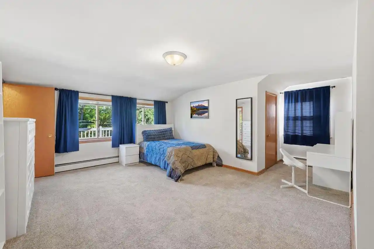 Photo 3 of Single family home for sale at 409 Parkway Dr, South Milwaukee, WI 53172 | MLS# 1984091 | Listing updated on 2026-10-10