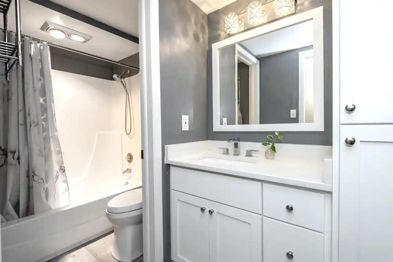 Photo 3 of Condo for sale at 5196 Woodbridge Ln S, Milwaukee, WI 53221 | MLS# 1984097 | Listing updated on 2026-10-09