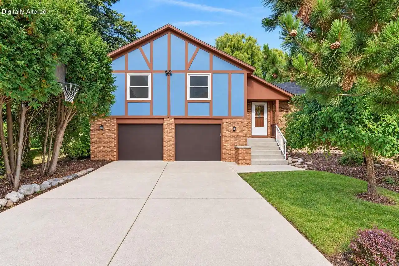 Photo 1 of Single family home for sale at 4004 Greenwood Ct, Sheboygan, WI 53081 | MLS# 1984096 | Listing updated on 2026-10-09