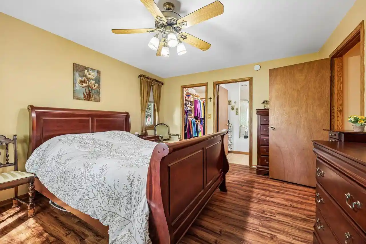 Photo 3 of Single family home for sale at 7209 Whippoorwill Ct, Waterford, WI 53185 | MLS# 1984098 | Listing updated on 2026-10-09