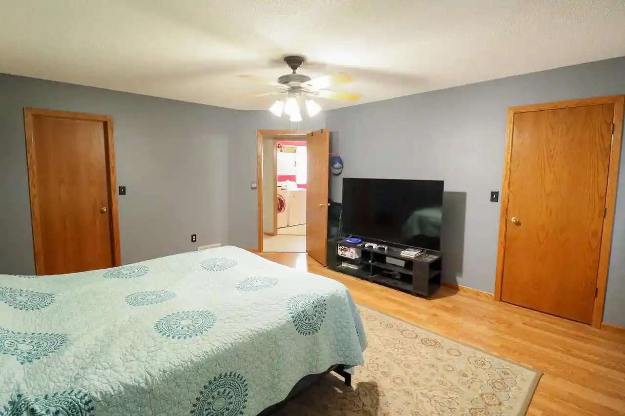 Photo 4 of Single family home for sale at 1934 Esther Dr, Onalaska, WI 54650 | MLS# 1984100 | Listing updated on 2026-10-09