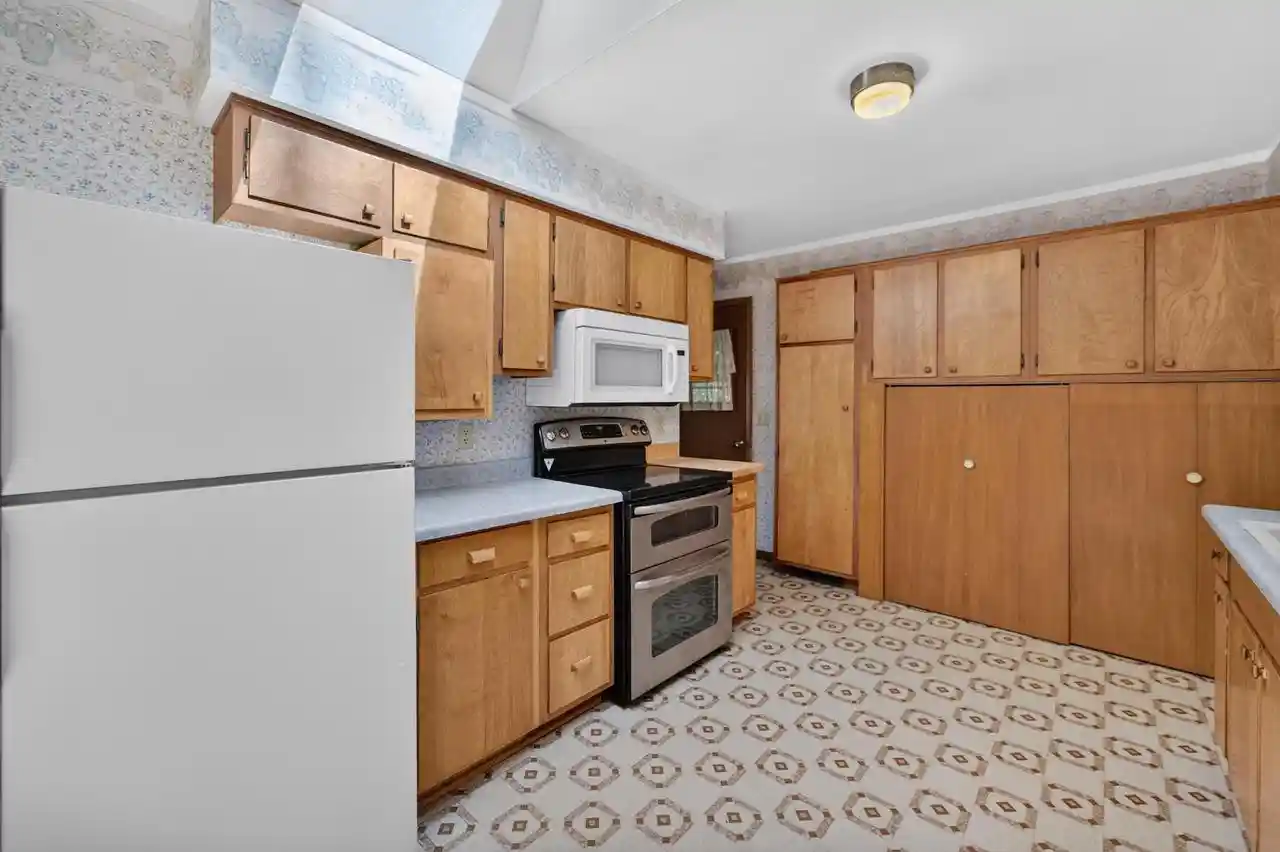Photo 2 of Single family home for sale at 372 E Lincoln St, Oregon, WI 53575 | MLS# 2034340 | Listing updated on 2026-10-14