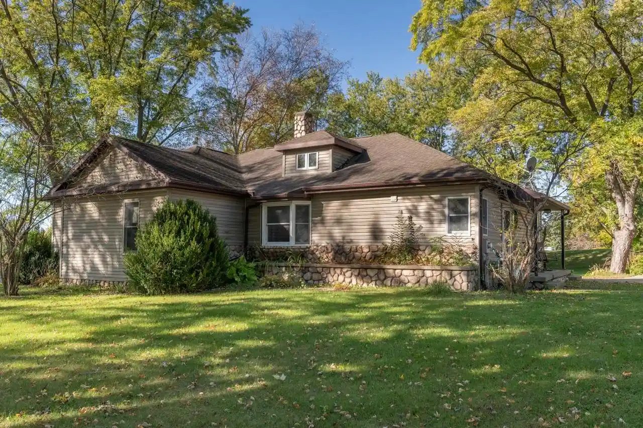 Photo 1 of Single family home for sale at 119 N State St, Neshkoro, WI 54960 | MLS# 50334031 | Listing updated on 2026-10-09
