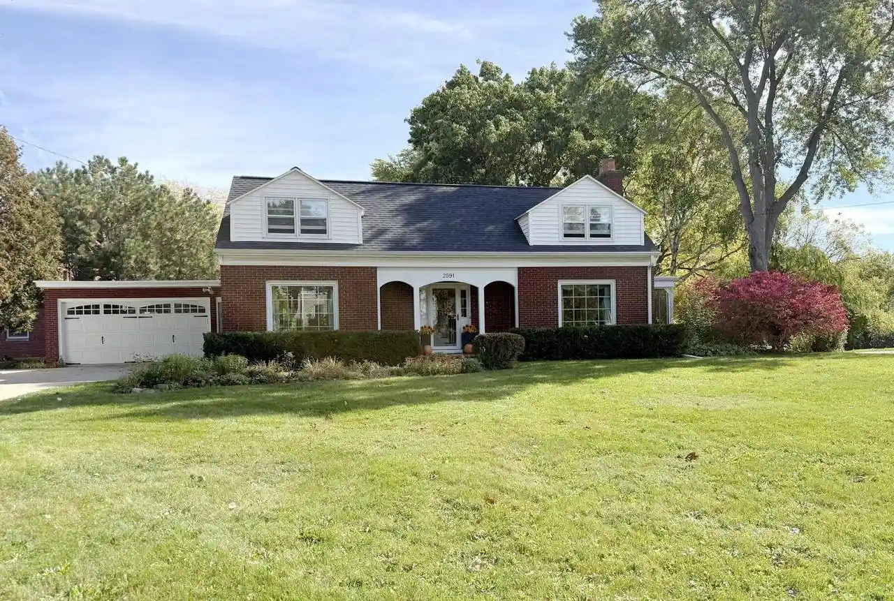 Photo 1 of Single family home for sale at 2591 S Webster Ave, Green Bay, WI 54301 | MLS# 50334030 | Listing updated on 2026-10-09
