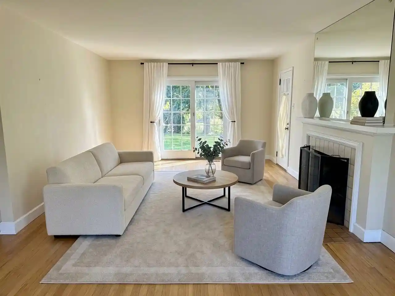 Photo 2 of Single family home for sale at 2591 S Webster Ave, Green Bay, WI 54301 | MLS# 50334030 | Listing updated on 2026-10-09