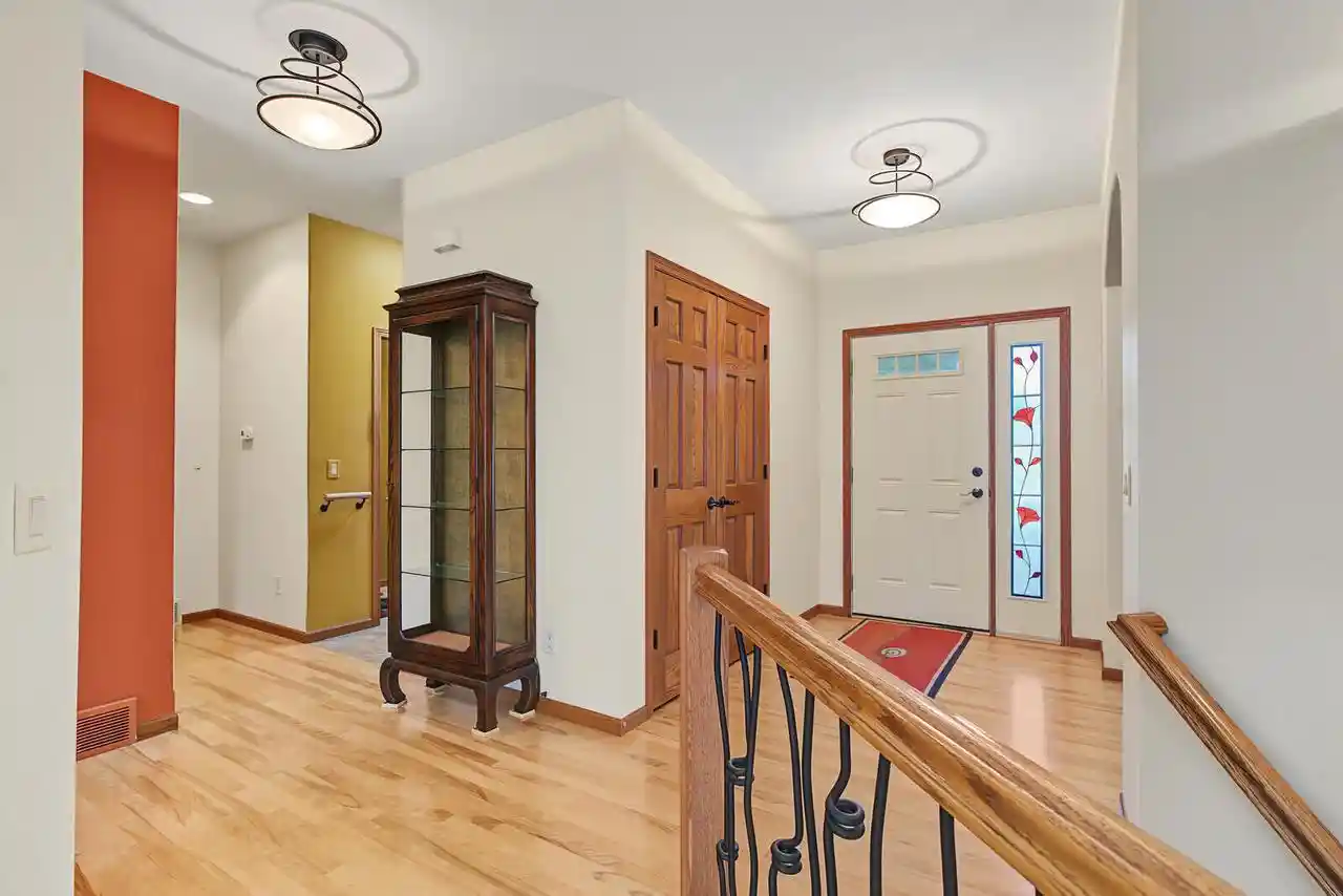Photo 3 of Condo for sale at 424 French Rd, Onalaska, WI 54650 | MLS# 1984106 | Listing updated on 2026-10-09