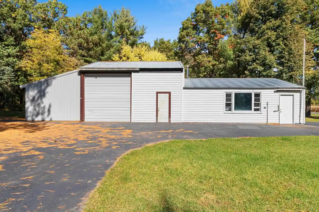 Photo 2 of Single family home for sale at N2925 Pioneer Rd, Clintonville, WI 54929 | MLS# 50334042 | Listing updated on 2026-10-09