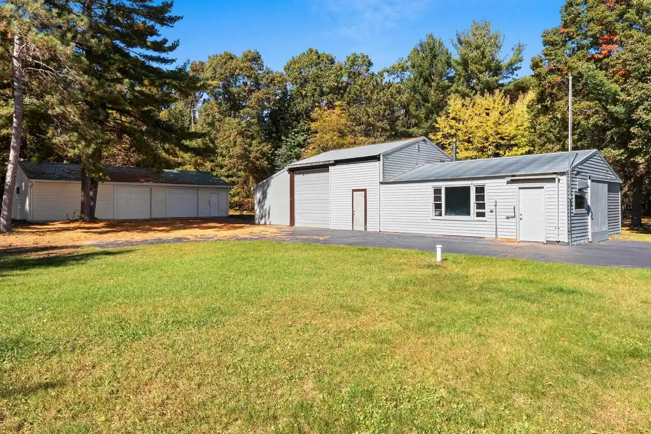 Photo 3 of Single family home for sale at N2925 Pioneer Rd, Clintonville, WI 54929 | MLS# 50334042 | Listing updated on 2026-10-09