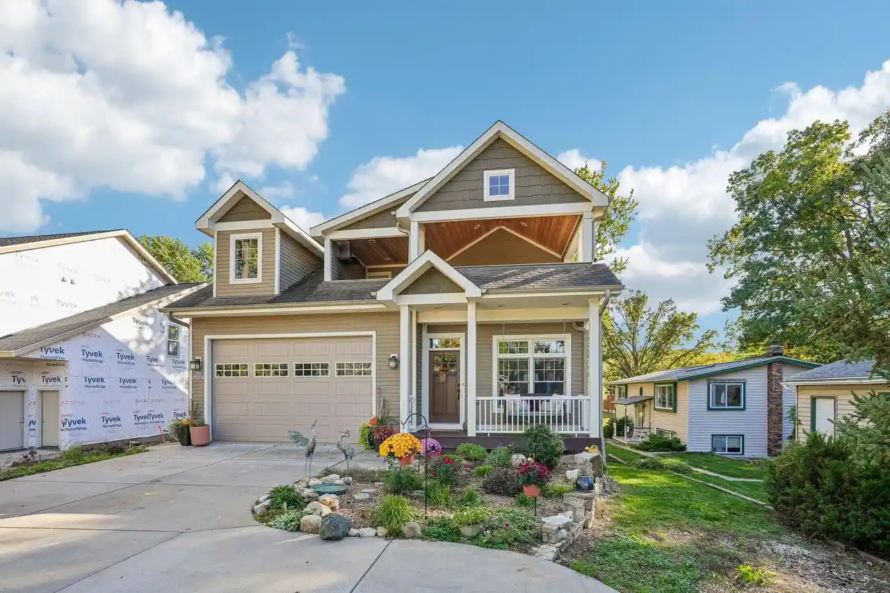 Single family home for sale at N20 W29987 W Glen Cvs Rd, Pewaukee, WI 53072 | MLS# 1984110