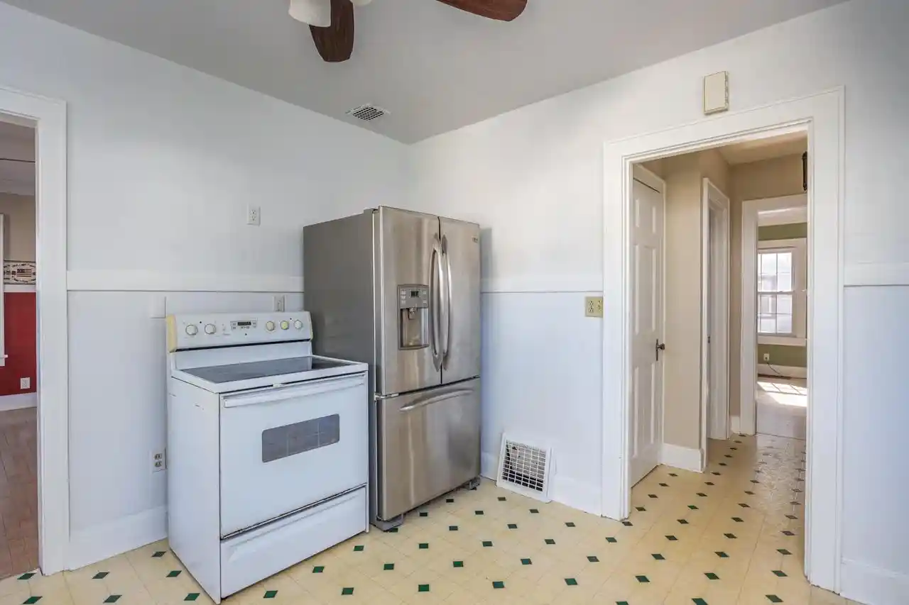 Photo 3 of Single family home for sale at 1719 Arizona St, Oshkosh, WI 54902 | MLS# 50334044 | Listing updated on 2026-10-09