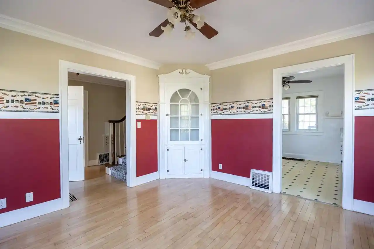 Photo 3 of Single family home for sale at 1719 Arizona St, Oshkosh, WI 54902 | MLS# 50334044 | Listing updated on 2026-10-09