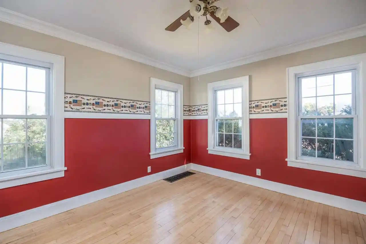 Photo 4 of Single family home for sale at 1719 Arizona St, Oshkosh, WI 54902 | MLS# 50334044 | Listing updated on 2026-10-09