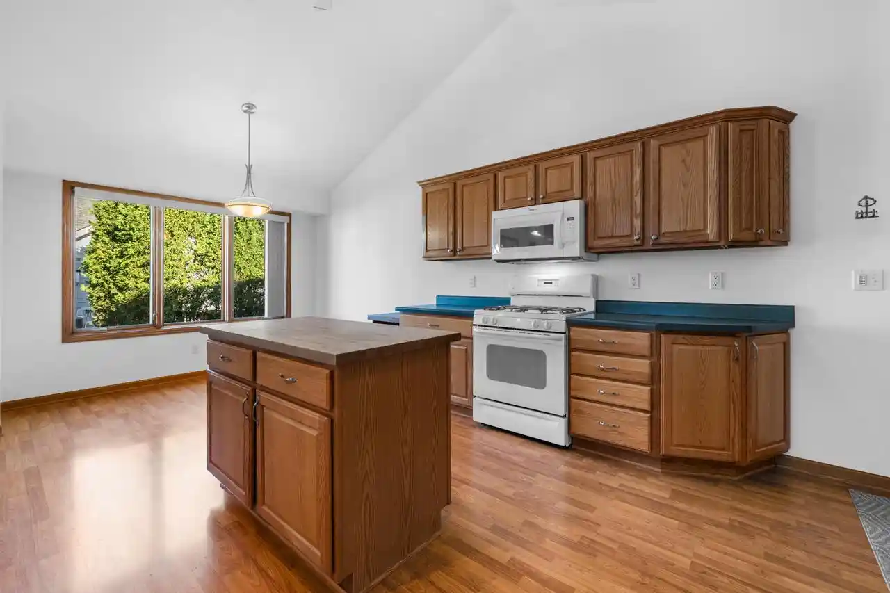 Photo 4 of Condo for sale at N161w18939 Oakland Dr, Jackson, WI 53037 | MLS# 1984113 | Listing updated on 2026-10-13