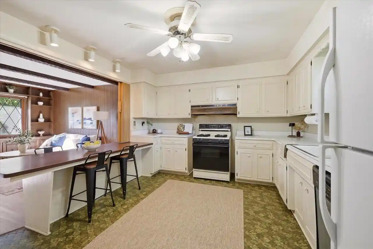 Photo 4 of Single family home for sale at 10042 W Tower Ave, Milwaukee, WI 53224 | MLS# 1984119 | Listing updated on 2026-10-10