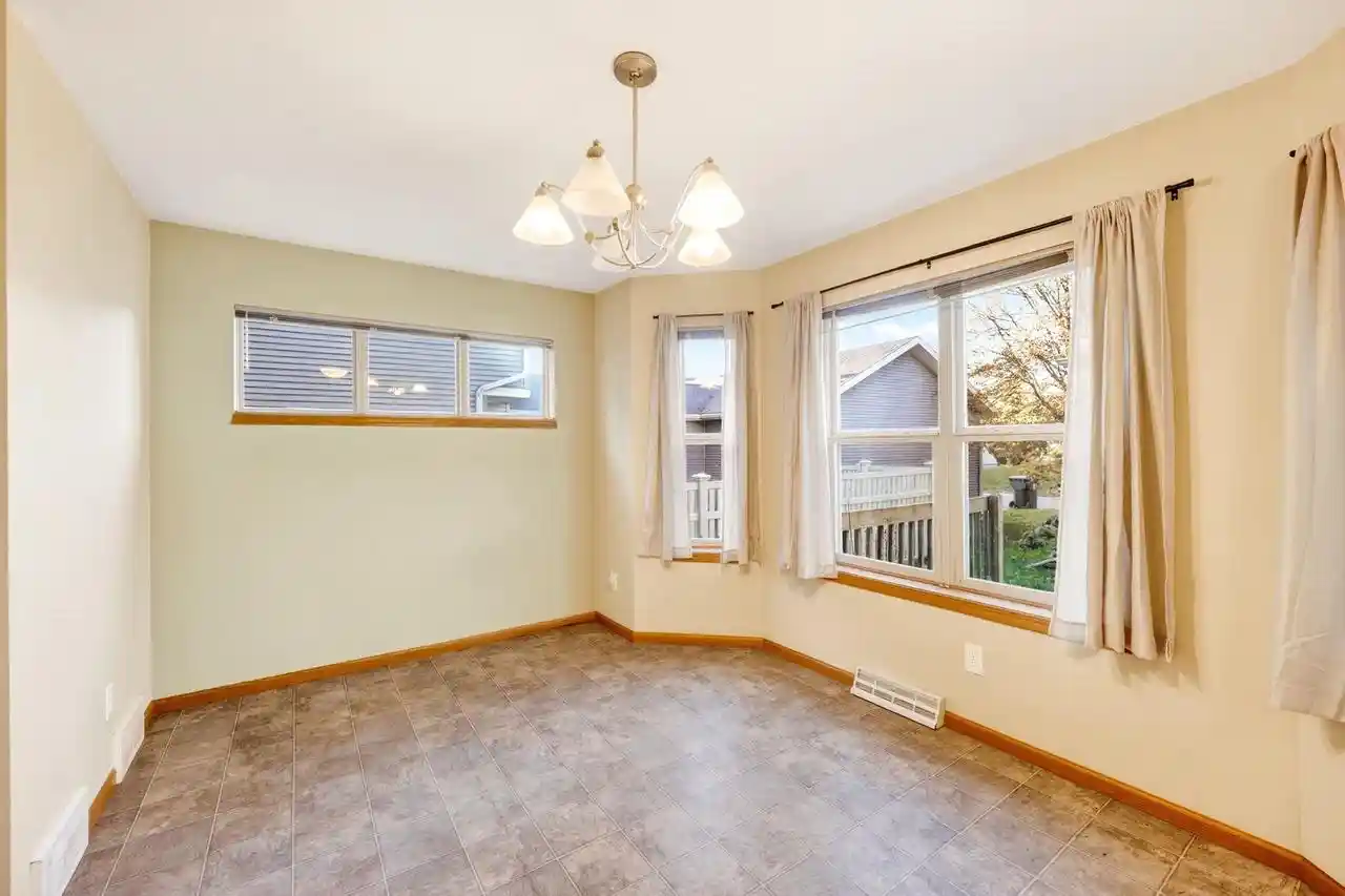 Photo 4 of Single family home for sale at 1576 Wild Iris St, Sun Prairie, WI 53590 | MLS# 2034347 | Listing updated on 2026-10-09