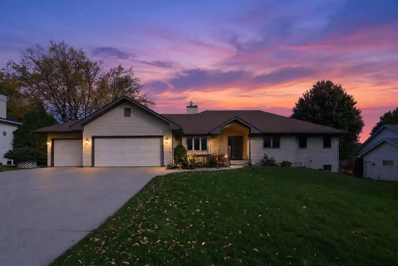Photo 1 of Single family home for sale at 5716 Margate St, Fitchburg, WI 53711 | MLS# 2034348 | Listing updated on 2026-10-09