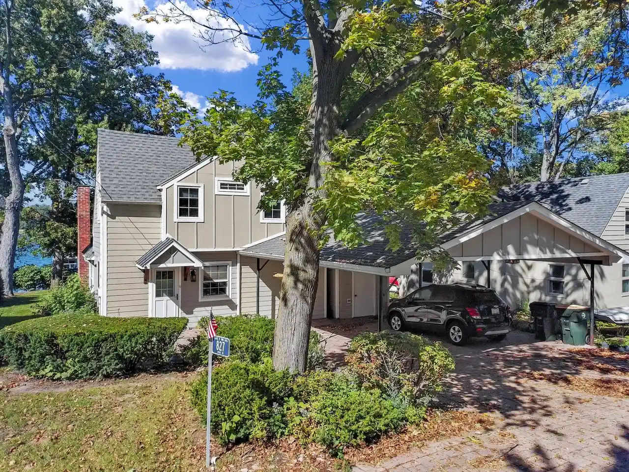 Photo 3 of Single family home for sale at 827 Shore Dr, Twin Lakes, WI 53181 | MLS# 1984121 | Listing updated on 2026-10-09