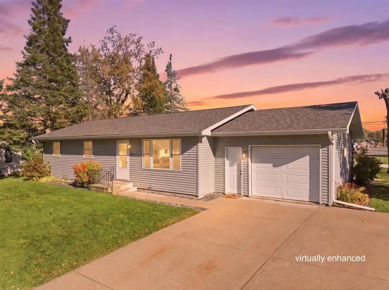Photo 1 of Single family home for sale at 601 N Chestnut Ave, Marshfield, WI 54449 | MLS# 22605055 | Listing updated on 2026-10-09