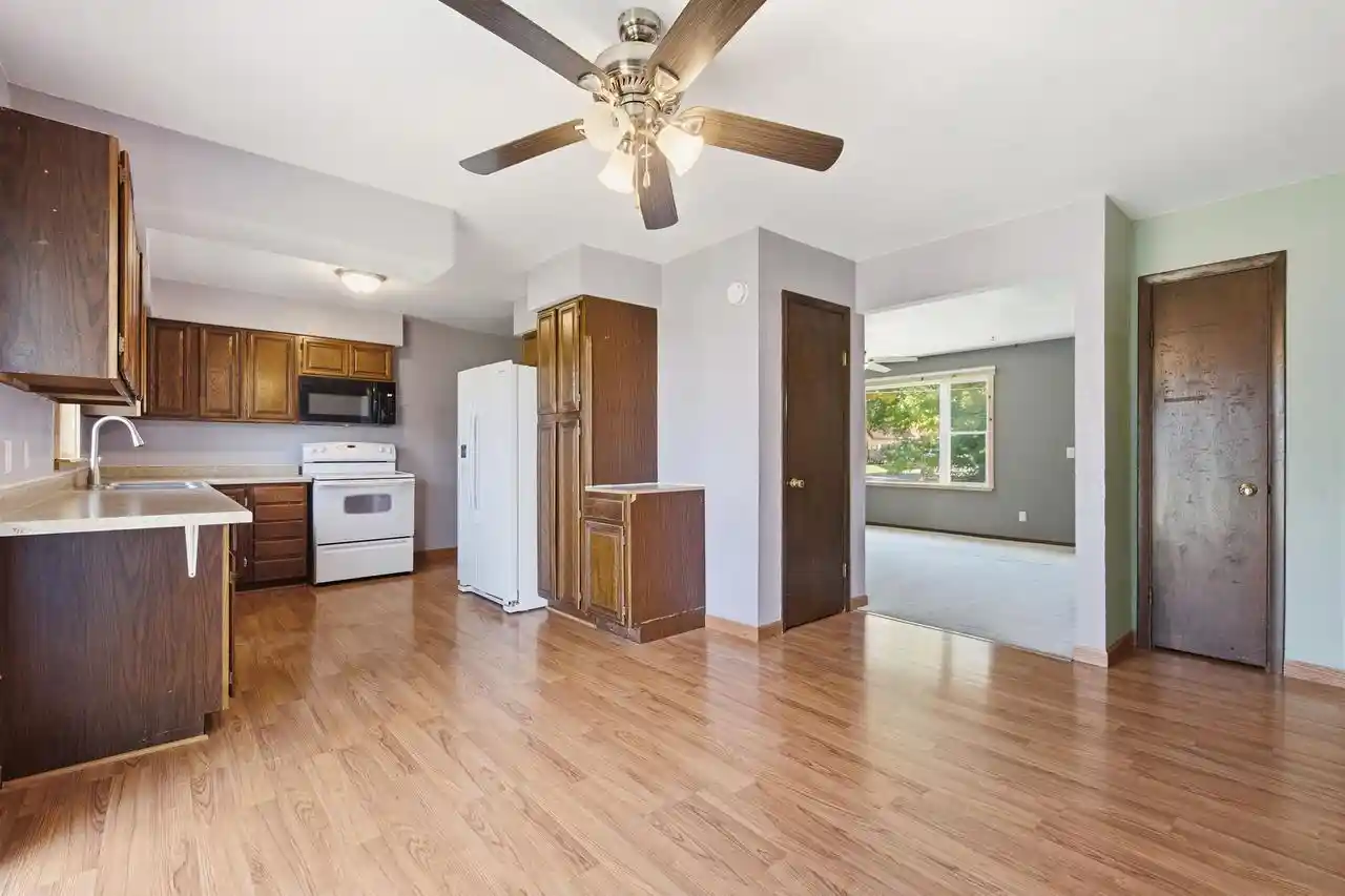 Photo 3 of Single family home for sale at 601 N Chestnut Ave, Marshfield, WI 54449 | MLS# 22605055 | Listing updated on 2026-10-09